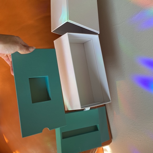 Brilliant Earth storage box - Picture 4 of 4